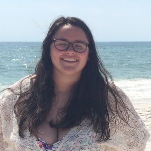 Meet your Posher, Alexis